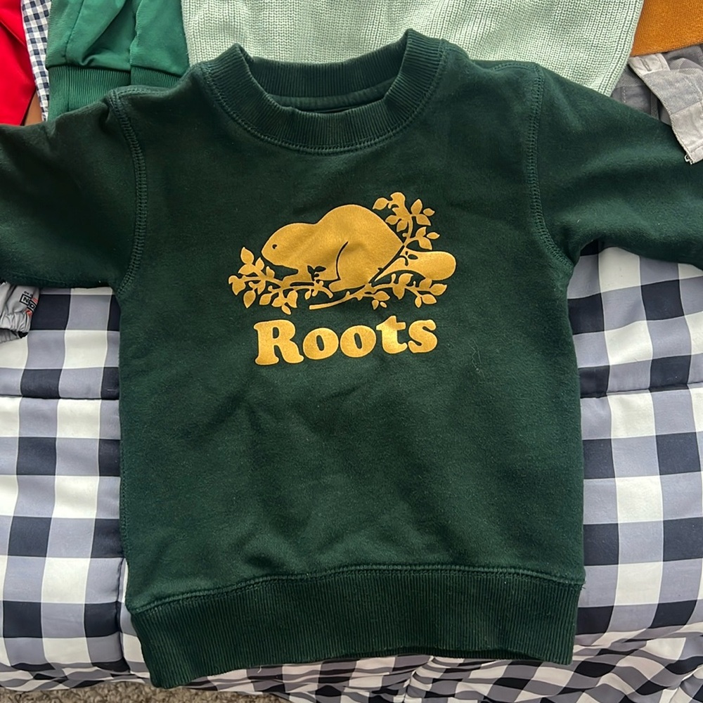 Roots sweater 2T excellent condition!